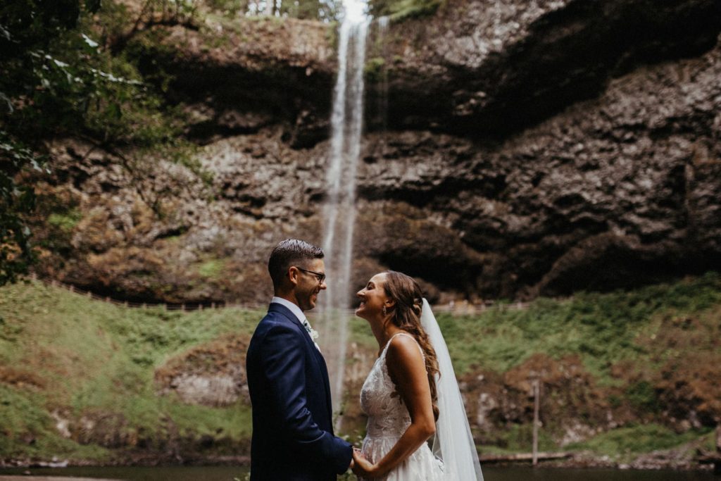 oregon waterfall elopement
