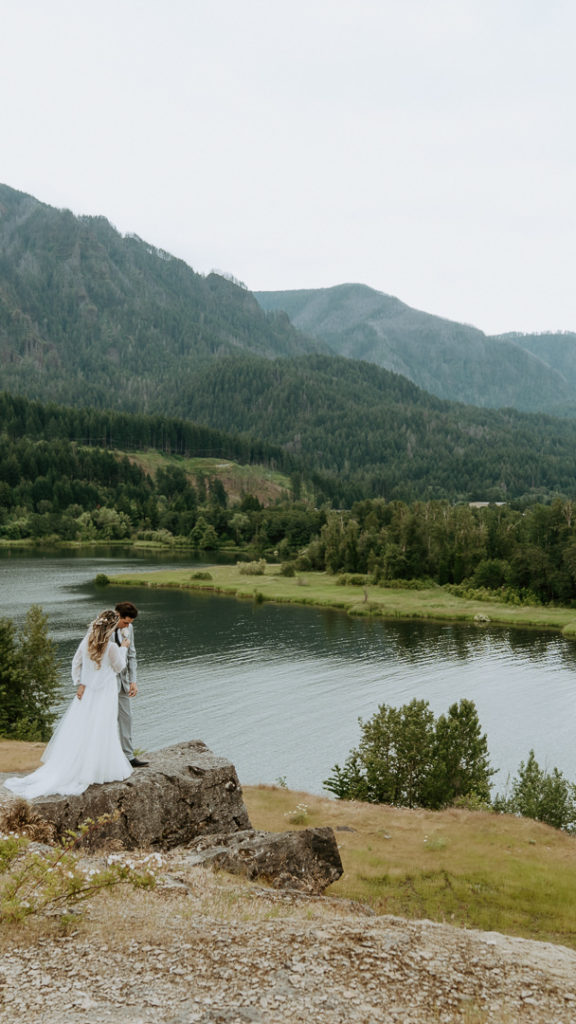 bride and groom in nature
