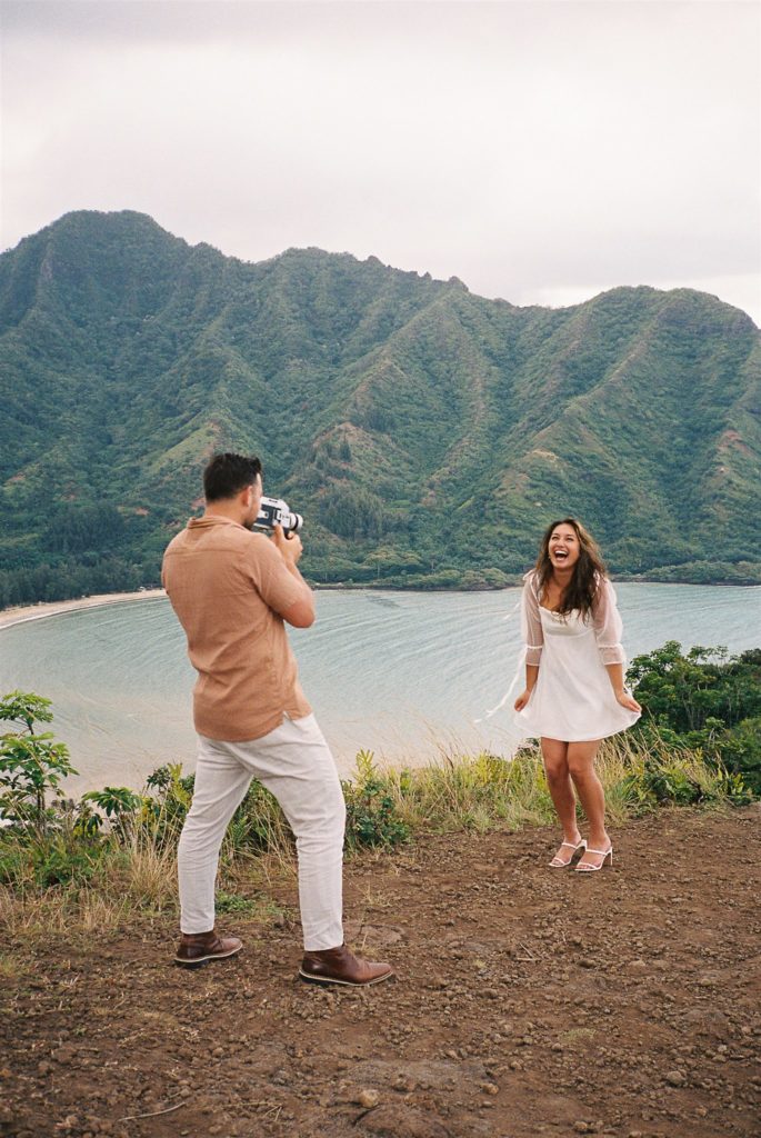 crouching-lion-oahu-couples-session-film